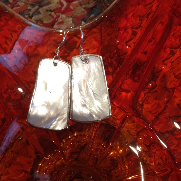 Shell earrings - Picture 2 of 2